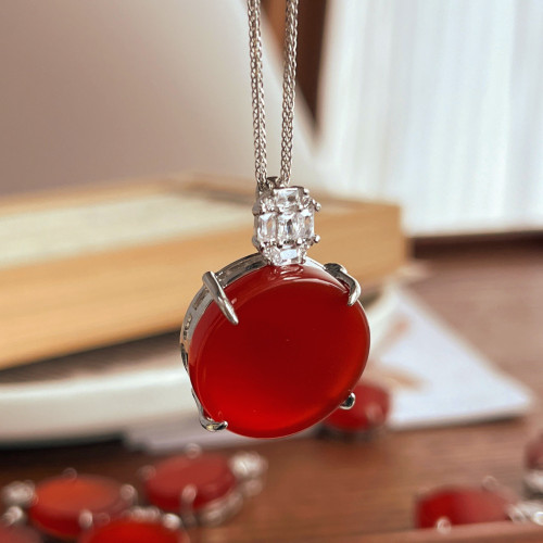 Pigeon Blood Red Carnelian Pendant Necklace Vintage Style Pigeon Blood Red Carnelian Pendant Necklace Vintage Style